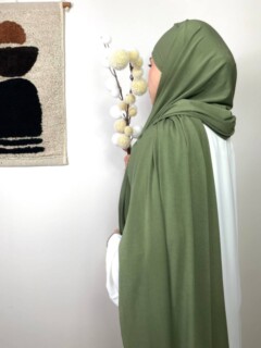 Ready To Wear - جيرسي ساندي بريميوم باللون الأخضر الفاتح - Hijab