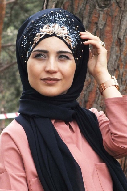 تصميم أميرة شال كحلي - Hijab