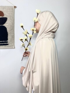 Ready To Wear - كريم جيرسي ساندي بريميوم - Hijab